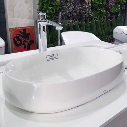 TOTO Console LAvatory